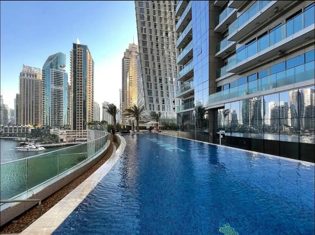 Luxurious Apartment With Panoramic Views At Dubai Marina