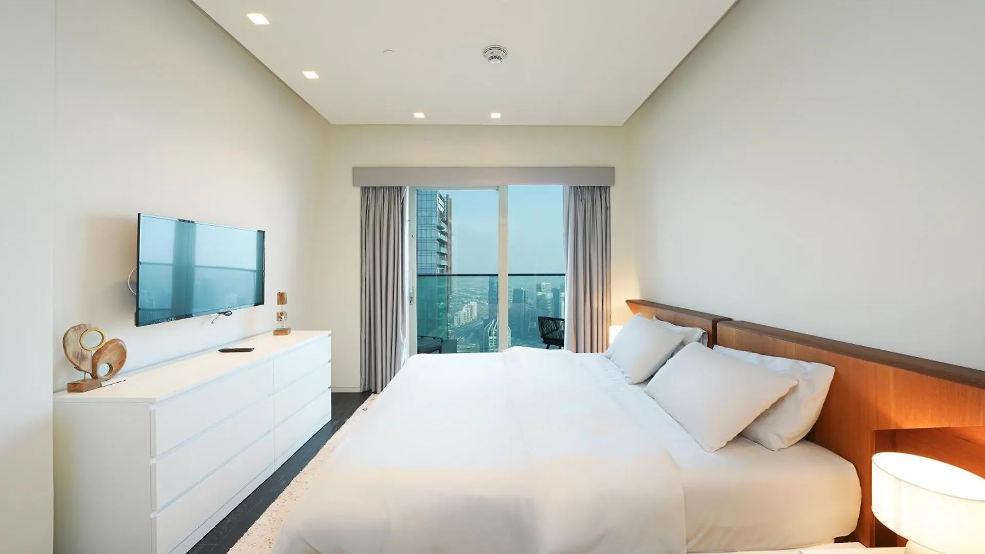 Luxurious Apartment With Panoramic Views At Dubai Marina United Arab Emirates
