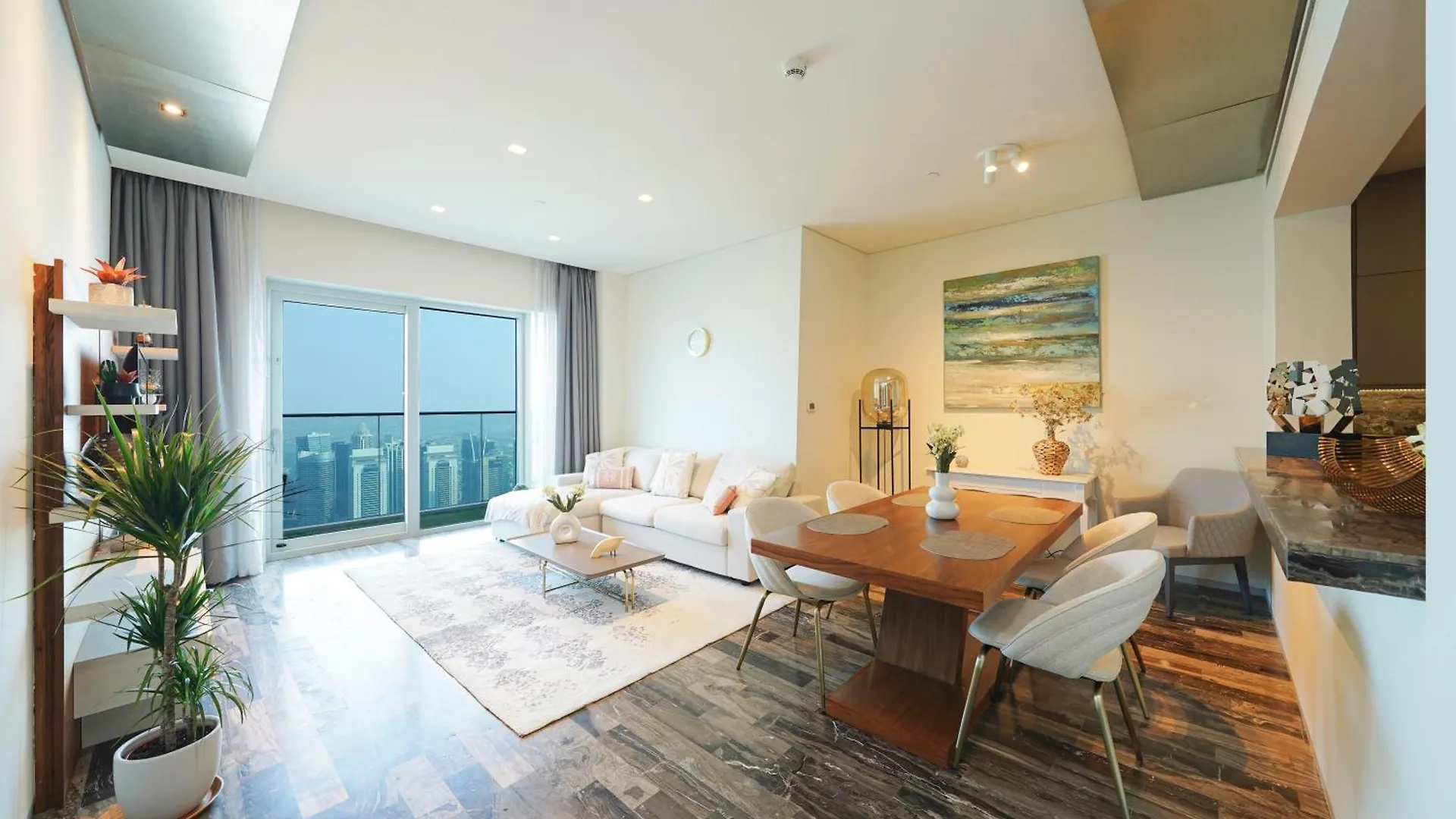 Luxurious Apartment With Panoramic Views At Dubai Marina