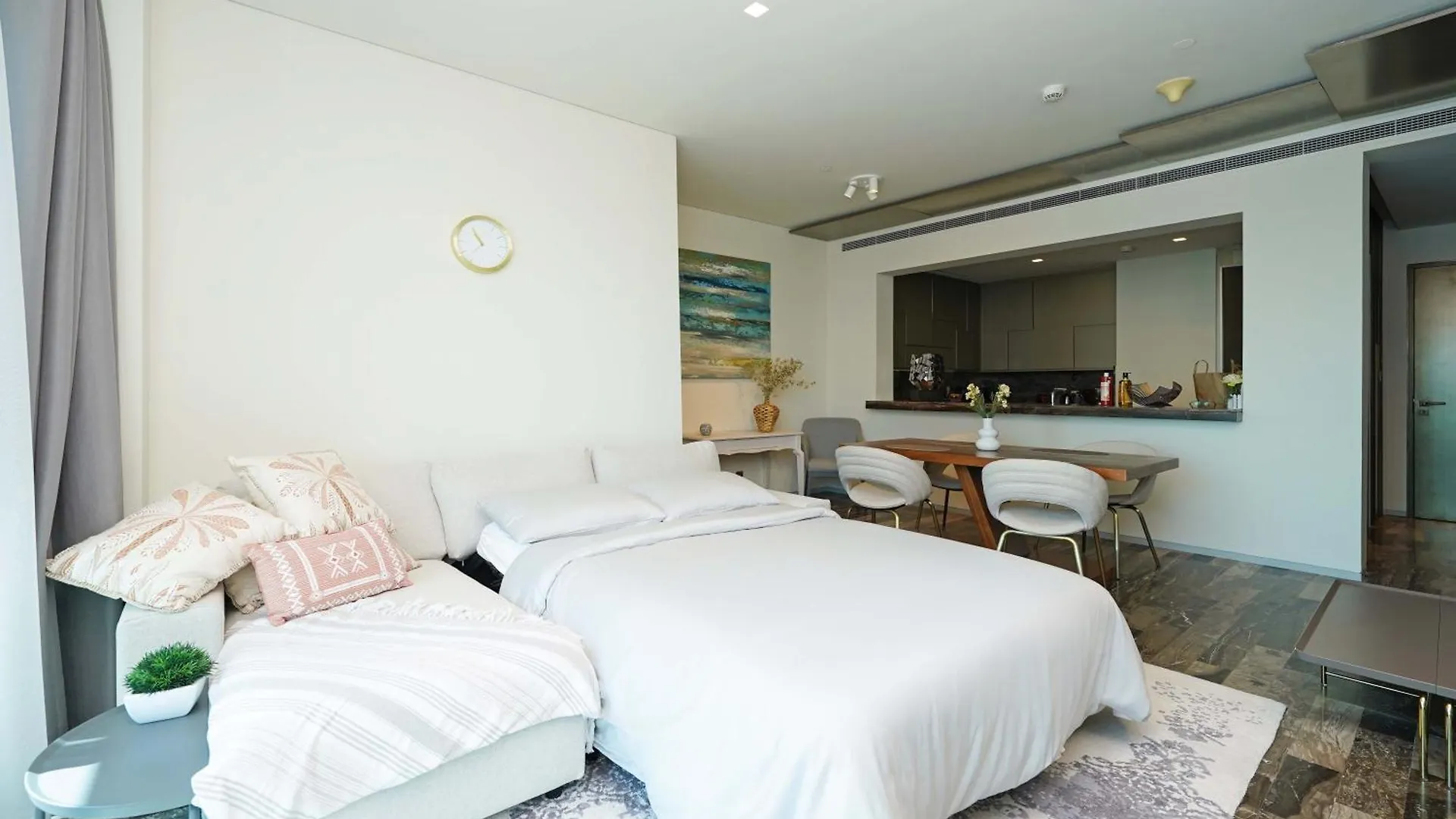Luxurious Apartment With Panoramic Views At Dubai Marina