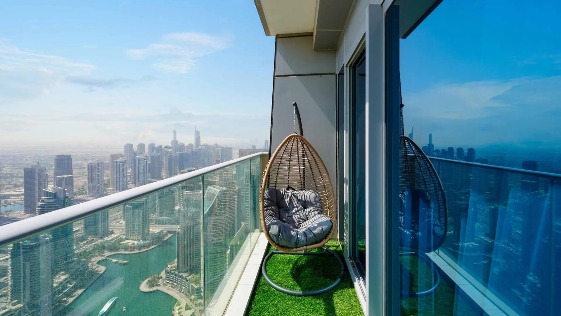 Luxurious Apartment With Panoramic Views At Dubai Marina